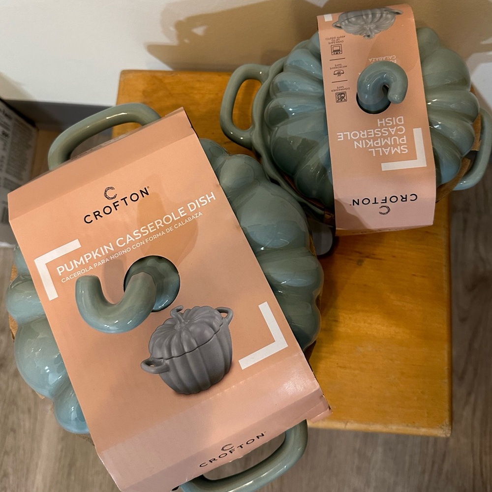 NEW ALDI Crofton Pumpkin Casserole Dishes (2qt and 0.8 qt) set